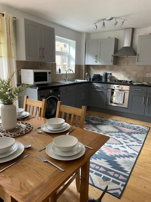 Villa Stylish 3 Bed House Hitchin Exterior foto